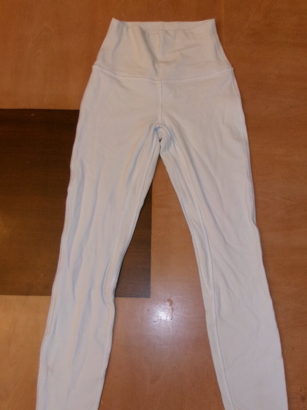Lululemon Size 2 Leggings in Foam Cloud